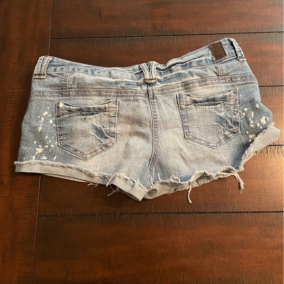 Women’s Juniors Size 13 Highway Jeans Denim Short - Picture 2 of 3